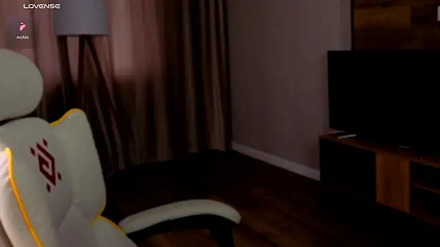 honeylanaa online show from July 2026 04:39:01 AM