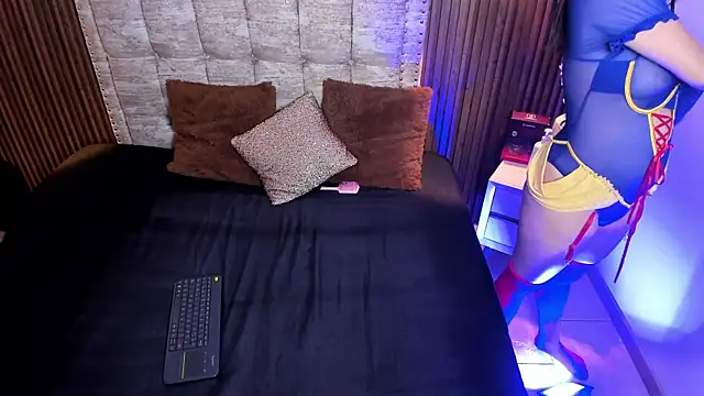 Ambar a Camilo online show from July 2026 12:58:02 PM