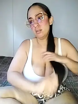 Pamela sa online show from July 2026 08:04:02 PM