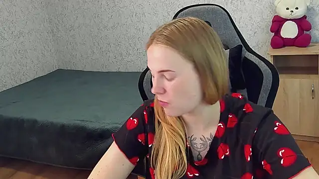 NikkyReyyy online show from July 2026 04:39:33 PM