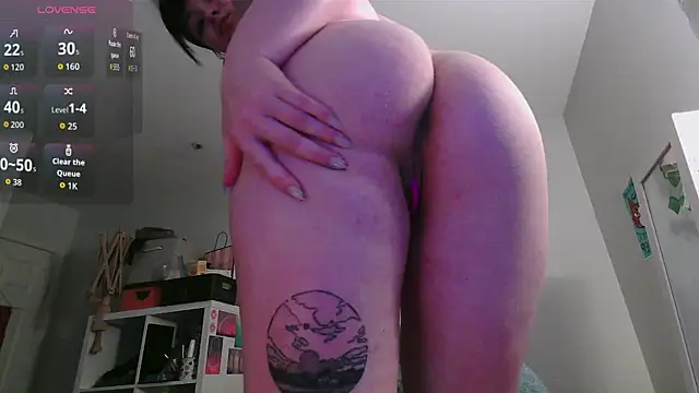 Snapshot of prettybird06 chatting on July 2026 03:44:02 AM prettybird06 online show from July 2026 03:44:02 AM