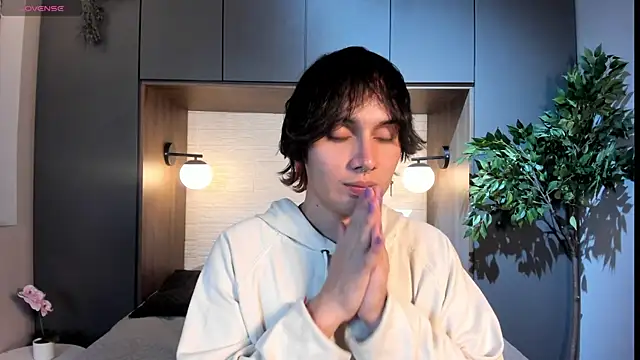 Brunodeluca  online show from May 2026 08:04:02 PM