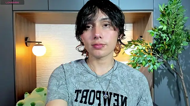 Brunodeluca  online show from June 2026 07:44:02 PM