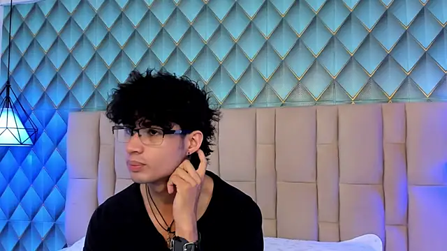 Sofia-Ethan online show from May 2026 01:29:01 PM