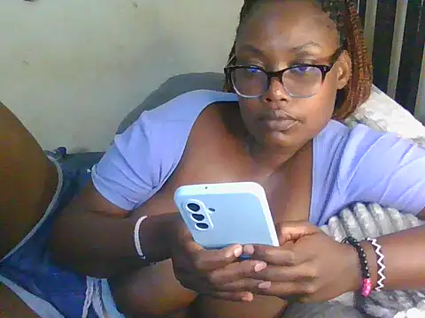 Snapshot of Sexy-Mish chatting on May 2026 07:04:01 AM Sexy-Mish online show from May 2026 07:04:01 AM
