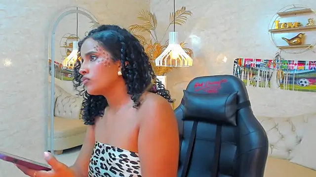 Horny Curls online show from June 2026 03:48:01 AM