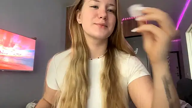 Lisi Kiss  online show from May 2026 10:12:01 AM