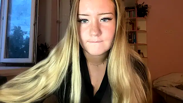 Lisi Kiss  online show from July 2026 05:12:02 PM