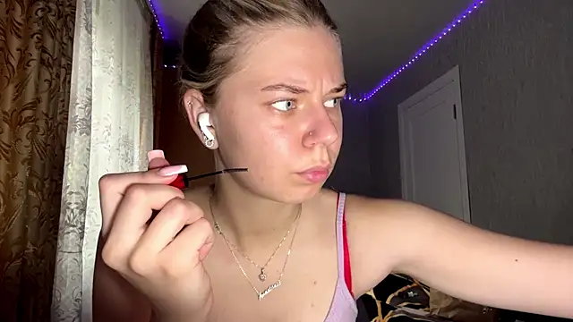 HoneysPiee online show from July 2026 09:07:02 AM
