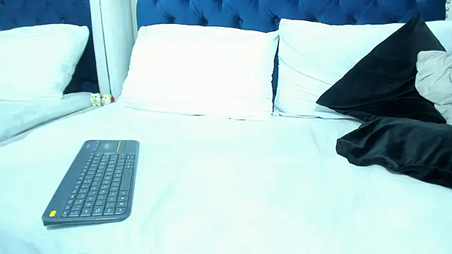 AlondraSosa online show from May 2026 01:37:01 PM