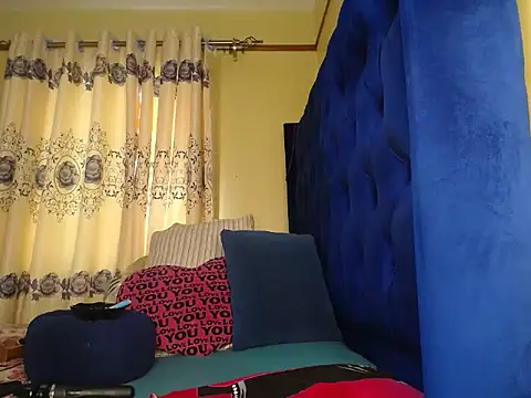 Petitebaibe23 online show from June 2026 09:11:01 AM