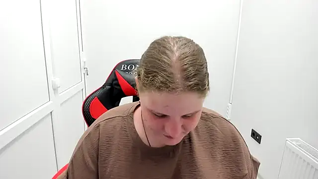 Snapshot of Bella_shyy_ chatting on June 2026 01:08:02 PM Bella shyy online show from June 2026 01:08:02 PM