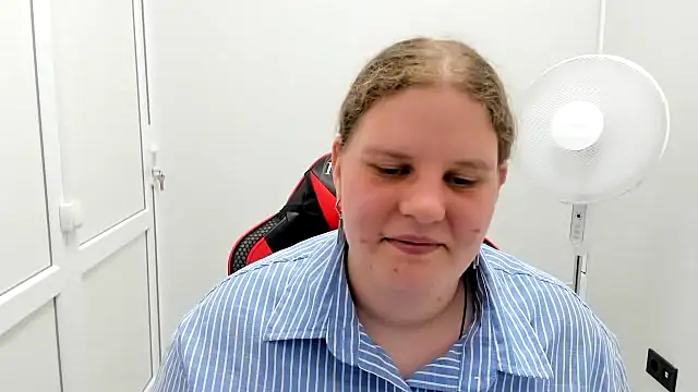 Snapshot of Bella_shyy_ chatting on July 2026 02:25:02 PM Bella shyy online show from July 2026 02:25:02 PM