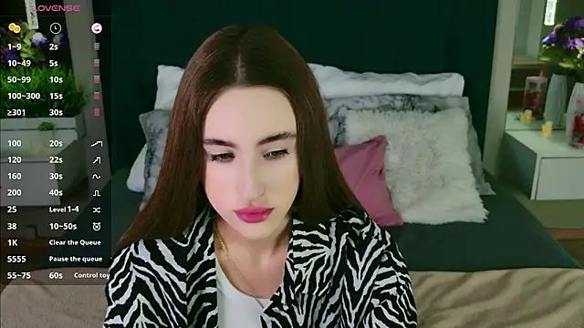 MadisonRen online show from June 2026 10:03:01 AM