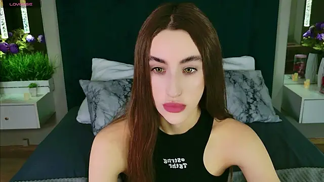 MadisonRen online show from June 2026 12:03:02 PM