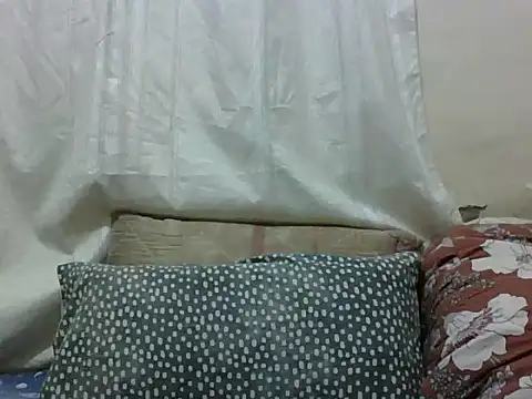 Hot-Perryl online show from May 2026 04:24:02 PM
