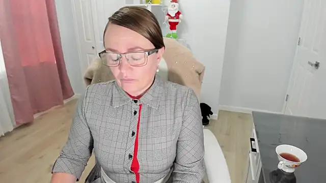 Snapshot of Vika73 chatting on December 2024 03:04:01 PM Vika73 online show from December 2024 03:04:01 PM