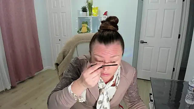 Snapshot of Vika73 chatting on December 2024 12:38:01 PM Vika73 online show from December 2024 12:38:01 PM