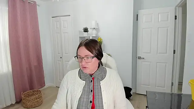 Snapshot of Vika73 chatting on February 2025 03:10:01 PM Vika73 online show from February 2025 03:10:01 PM