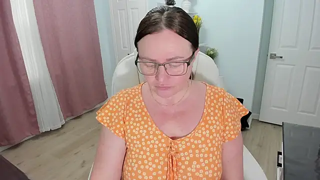 Snapshot of Vika73 chatting on February 2025 08:53:02 PM Vika73 online show from February 2025 08:53:02 PM