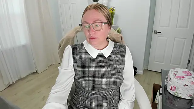 Snapshot of Vika73 chatting on March 2025 12:28:01 PM Vika73 online show from March 2025 12:28:01 PM