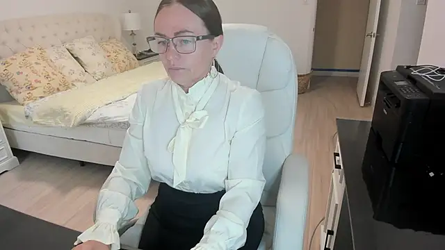 Snapshot of Vika73 chatting on September 2025 12:27:02 PM Vika73 online show from September 2025 12:27:02 PM