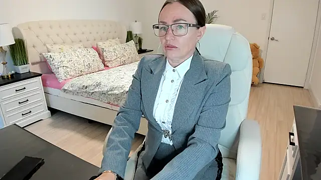 Snapshot of Vika73 chatting on October 2025 12:30:02 PM Vika73 online show from October 2025 12:30:02 PM