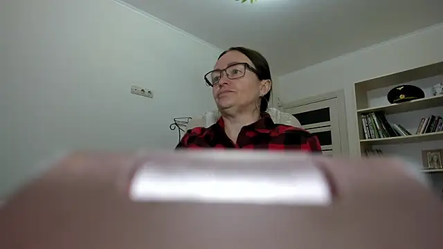 Snapshot of Vika73 chatting on November 2025 07:08:02 AM Vika73 online show from November 2025 07:08:02 AM