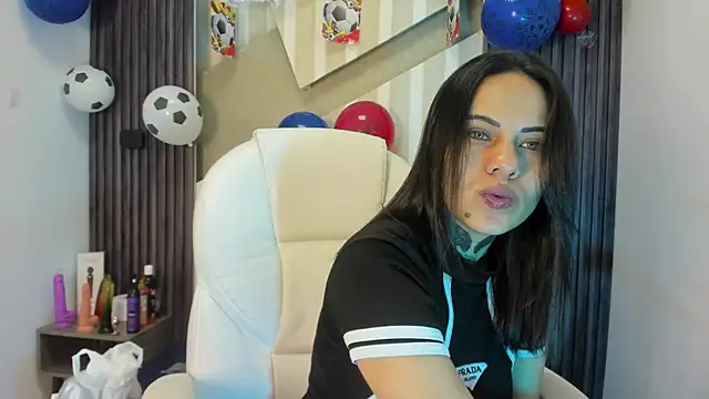 MadisonYoung000 online show from June 2026 12:27:02 PM