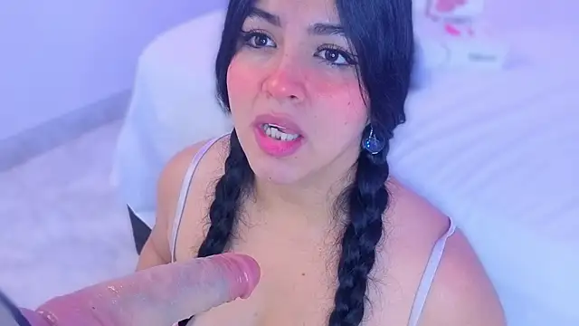 Sofiaa Bloom online show from June 2026 06:34:01 PM