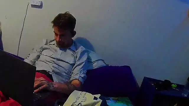 Pbluntz90 online show from May 2026 11:43:01 PM