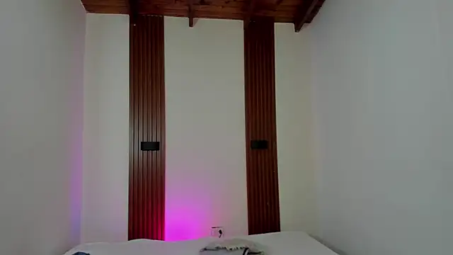 Snapshot of MiaLane3 chatting on July 2026 11:41:01 AM MiaLane3 online show from July 2026 11:41:01 AM