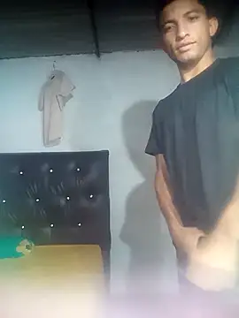 soymartinez2004 online show from May 2026 04:56:01 PM