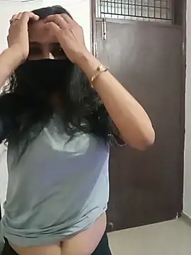 Amrita Thakur01 online show from July 2026 09:39:02 PM