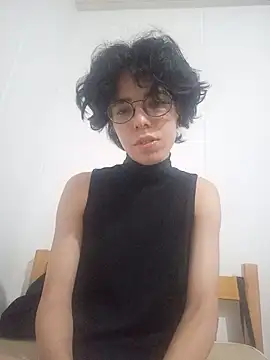 RobinTheBirdy online show from May 2026 03:45:01 AM