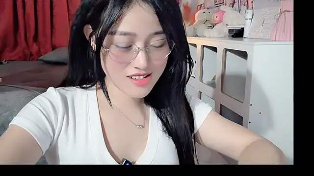 Bee-Cherry online show from May 2026 04:15:01 PM