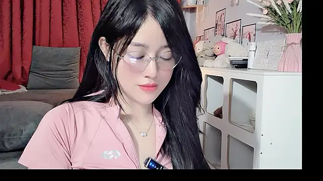 Bee-Cherry online show from May 2026 05:54:01 PM