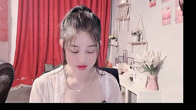 Bee-Cherry online show from June 2026 06:57:01 PM