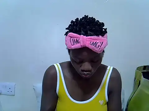 Twerliee online show from June 2026 07:19:01 PM