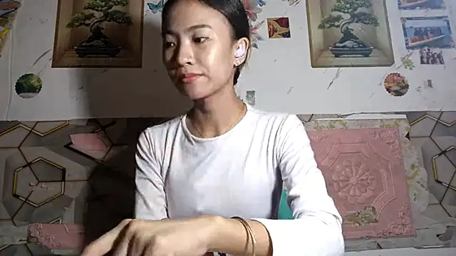 DeeannGunby online show from May 2026 04:48:01 PM