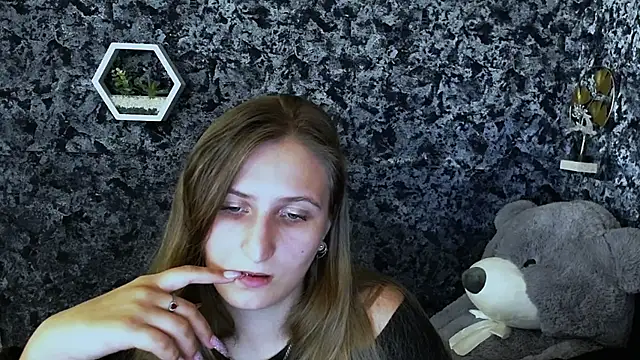 Jenny smille  online show from June 2026 06:20:01 AM