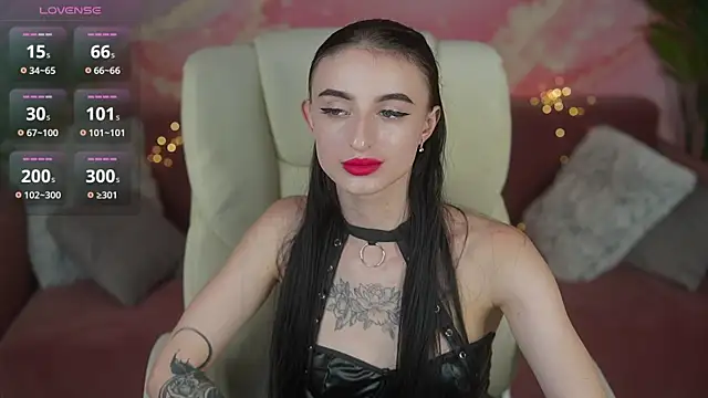 EmilyyMoon online show from July 2026 01:32:02 PM