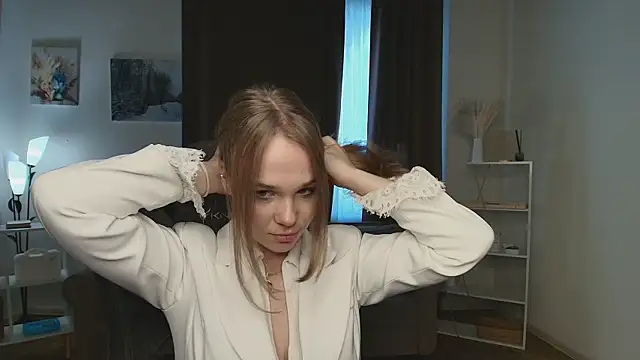 VetaIssacs online show from May 2026 01:28:01 PM