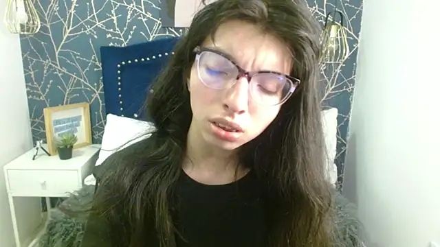 Allyshon  online show from May 2026 07:51:01 PM