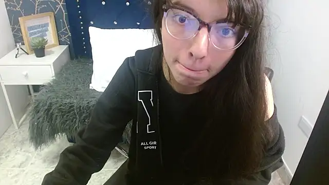 Allyshon  online show from May 2026 07:53:02 PM
