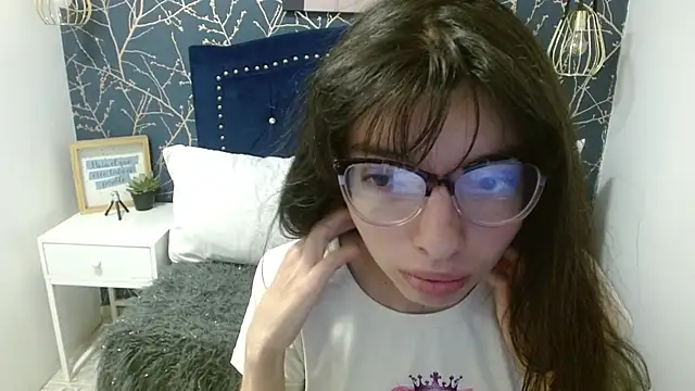 Allyshon  online show from June 2026 07:49:02 PM