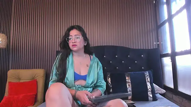AlissBluumm online show from May 2026 07:31:01 PM