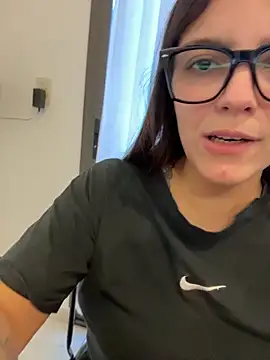 lilylovelesss online show from June 2026 08:44:01 PM