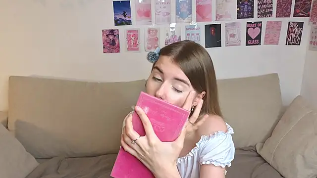 Honey Lia online show from July 2026 12:20:01 AM