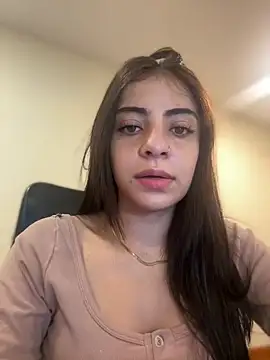 Hanna Cruz  online show from June 2026 06:13:02 PM